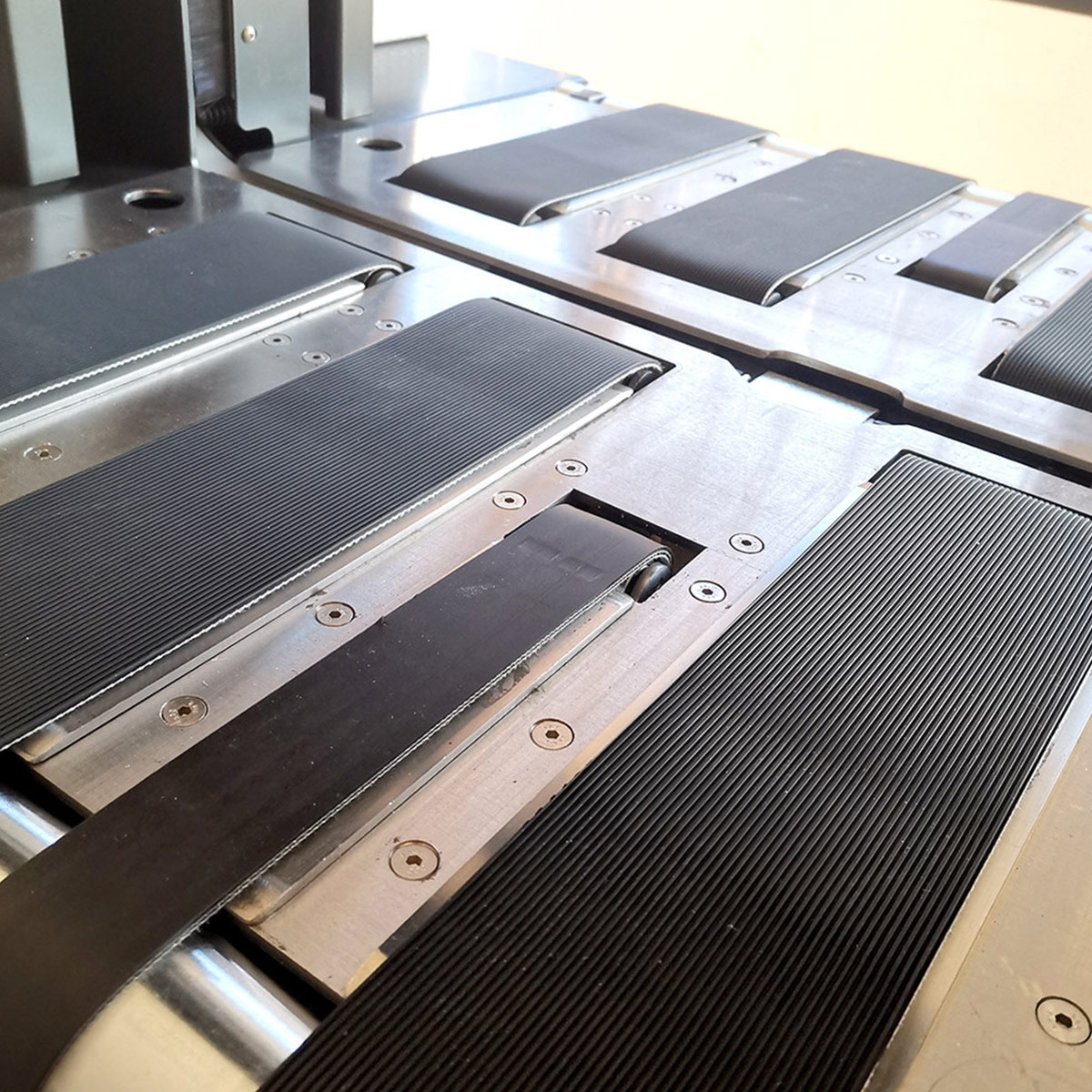 Αυτόματη Τσερκοδετική Μηχανή με Ταινιόδρομο EASY STRAP 309B | 312B easy strap b b